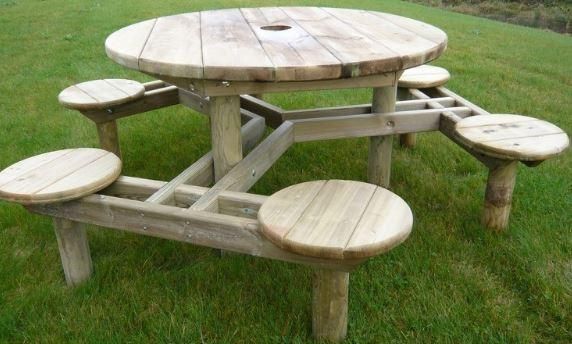 Table pique-nique ronde en bois modèle 'Forest' - Pin du Nord rouge traité autoclave - Ø150 cm - 8 places_0