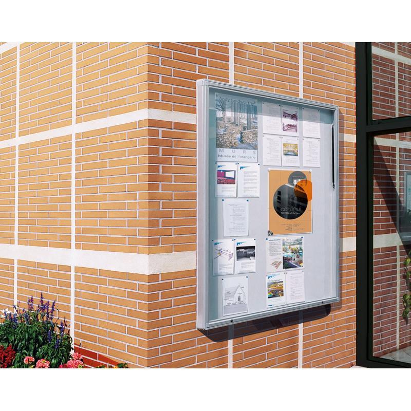 Vitrine extérieure 2000 - murale, étanche, porte battante, cadre aluminium 75 mm, vitrage plexichocs_0