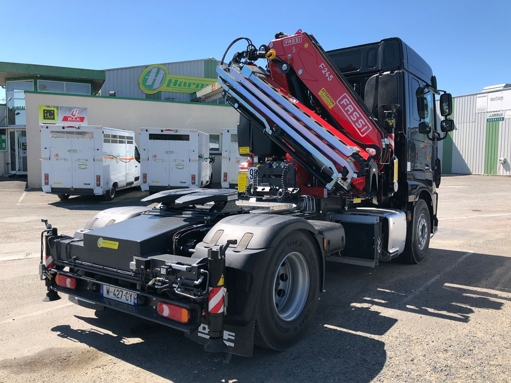 Grue de portée 13 à 38 t/m pour porteur, tracteur, remorque  - hpc_0