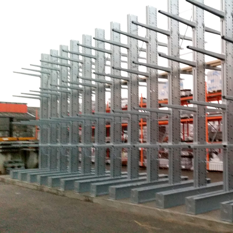 Rayonnage cantilever lourd d'occasion, de 4 mètres linéaires avec 4 colonnes double face 5600mm / 1250mm_0