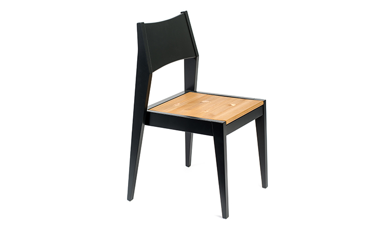 Chaise design industriel en bois massif - Modèle Bias - Assise en pin brossé laqué - Couleur du cadre au choix : blanc ou gris foncé_0