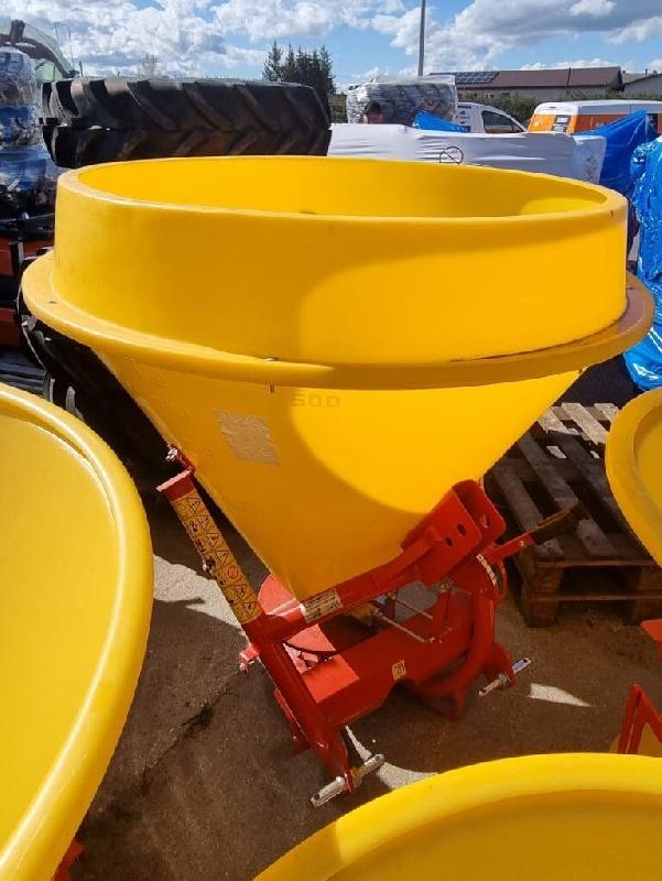Distributeur d'engrais NC 650 JM - 650kg - cuve plastique conique 580L - Largeur 6-14m - Occasion_0