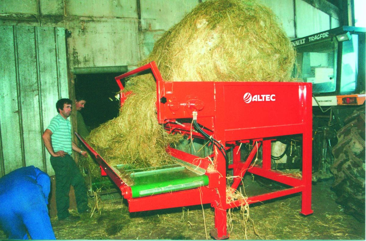 Dr160t dérouleuse pailleuse - sa altec - diamètre balles 90 à 150 cm fixe_0