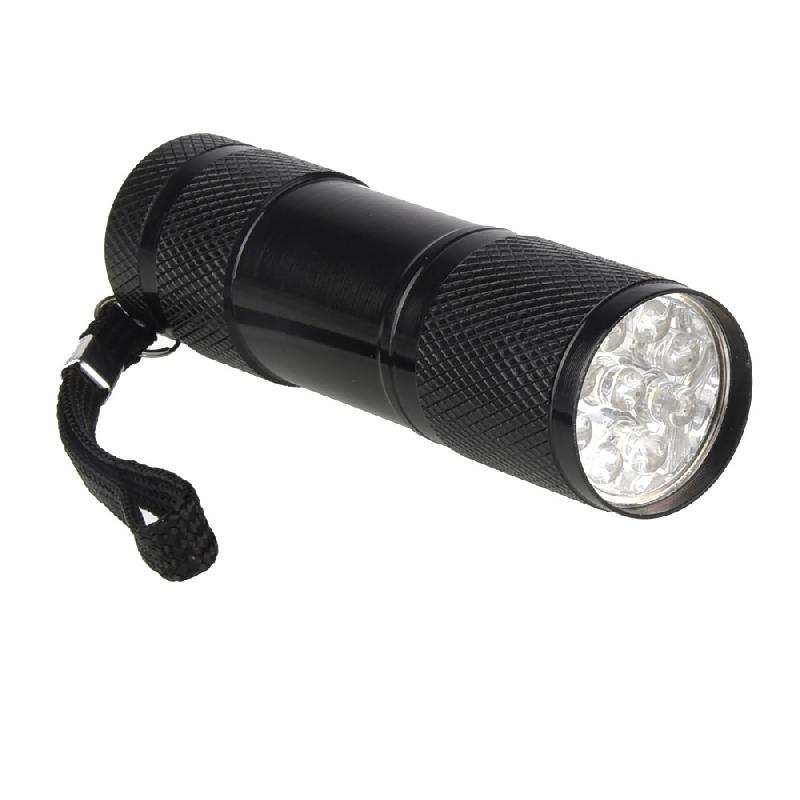 Lampe torche LED - 45 lumens - IP20 - Fonctionne avec 3 piles AAA_0