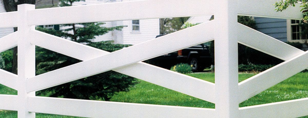 Croix de Saint-André - Clôtures en plastique - CertainTeed - Couleur blanc - Garantie à vie_0