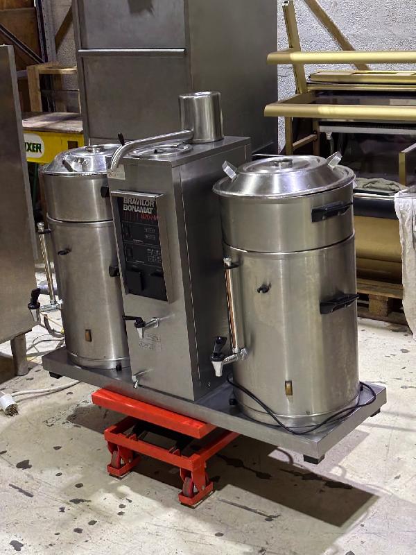 Machine à café filtre - BRAVILOR B20-HW d'occasion - 2 conteneurs de 20L chauffés, capacité 90L/h_0