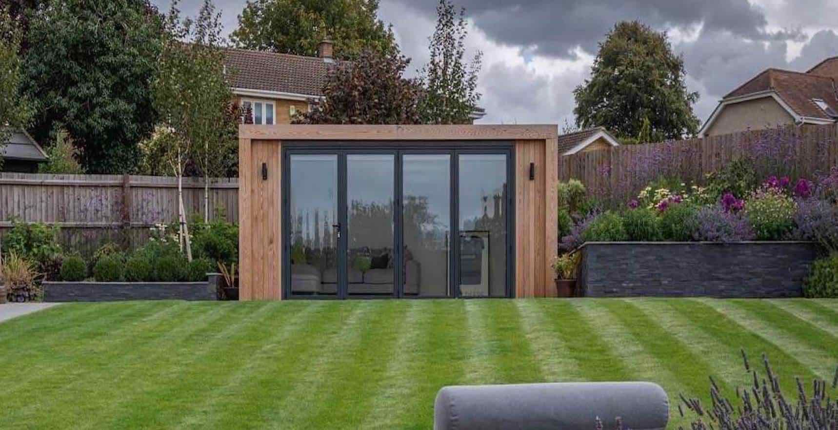 Studio de jardin livré et monté - Extension bois avec design moderne et Ref Kubico KS-08 19,40m²_0