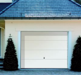 Porte de garage basculante motif 825 / motorisée / débordante / avec rail de guidage_1