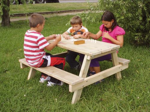 Table de pique-nique en bois traité autoclave pour enfant - Dimensions 1,11 x 1,16 x 0,60 m - 4 places_0