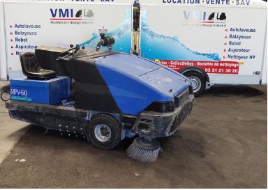 Location courte durée de balayeuse autoportée Alto MPV 60 G10 - gaz - largeur de balayage 114/152 cm - bac à déchets 396 L_0