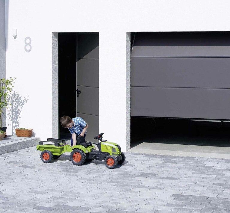 Porte de garage sectionnelle anti-effraction avec porte de service assortie - accès sans restriction, serrure 3 points et options de vitrage_0