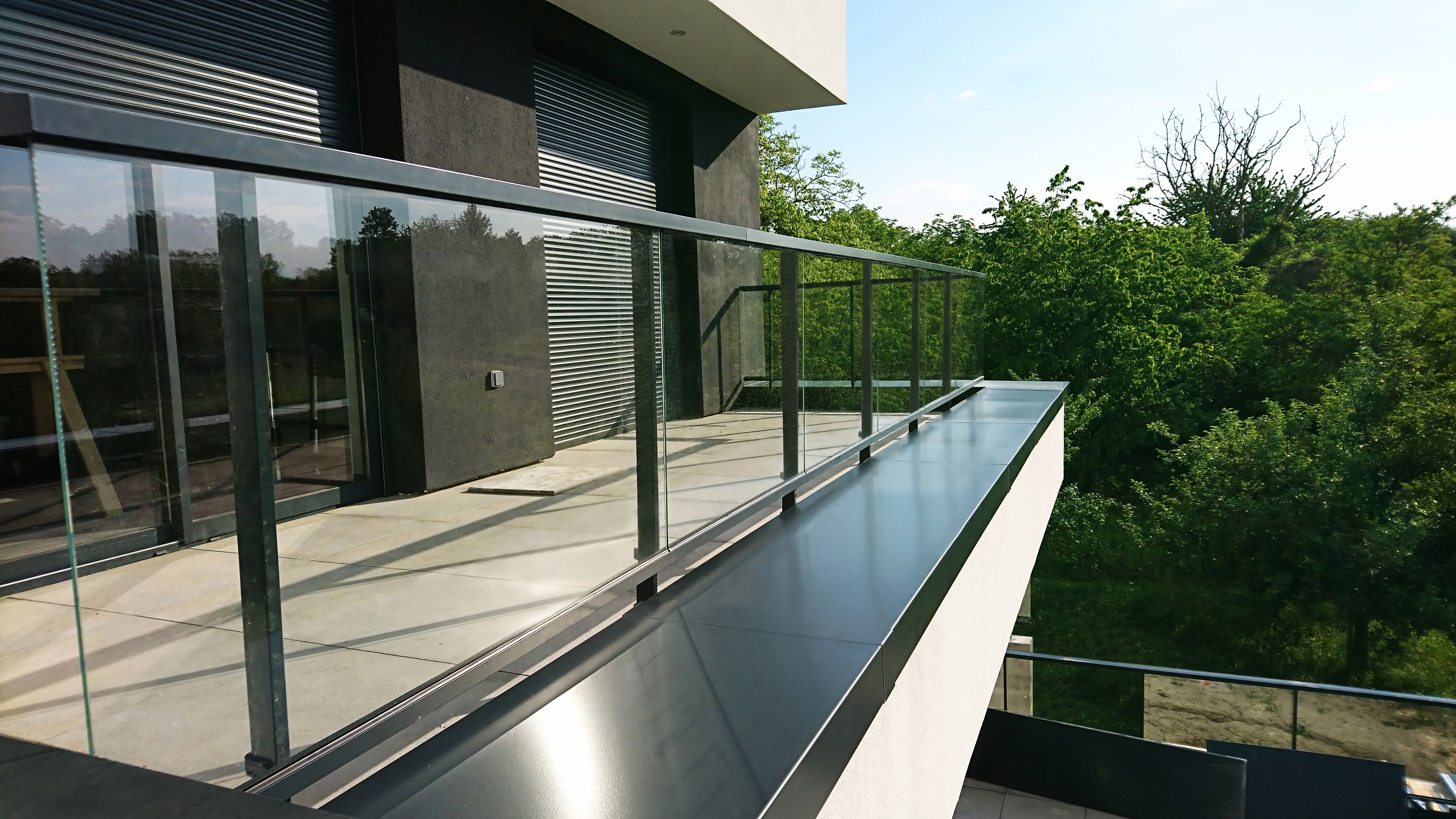 Panorama - garde-corps - dani alu - a remplissage décoratif filant pour toiture terrasse accessible et balcon_0