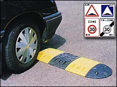 Ralentisseur de véhicule modulable en alliage caoutchouc - pour voies privées ou parkings - largeur 50 cm_0