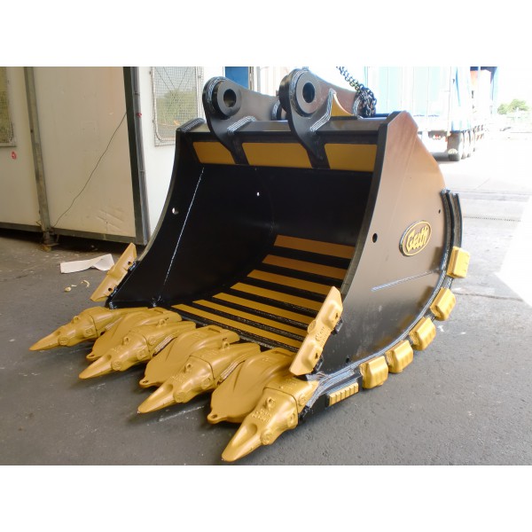 Godet de terrassement Geith à usage sévère pour pelle - polyvalent avec système d'axes_0