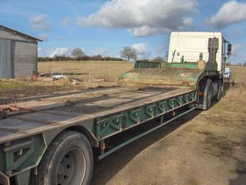 Semi-remorque porte-engins d'occasion n° 3675 - CASTERA 1997 - 2 essieux - Plateau 8,10m - Rampes simples - Groupe_0