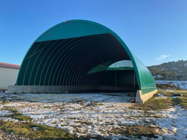 Tunnel souple avec bloc béton pour tous les besoins de stockage des professionnels de l'agriculture_0