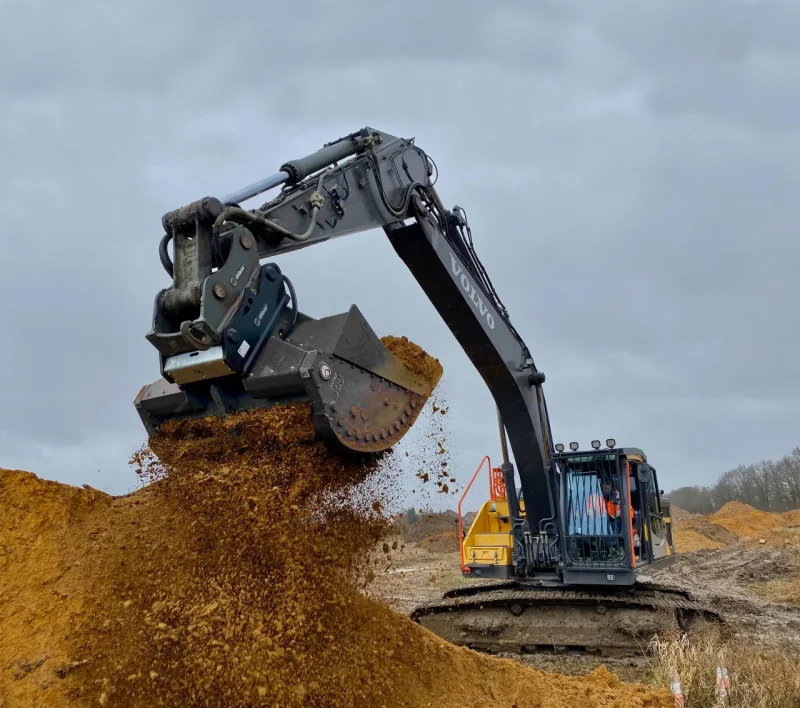 Godet cribleur hydraulique pour pelle jusqu'à 40 t - 12 arbres de criblage à entraînement actif_0