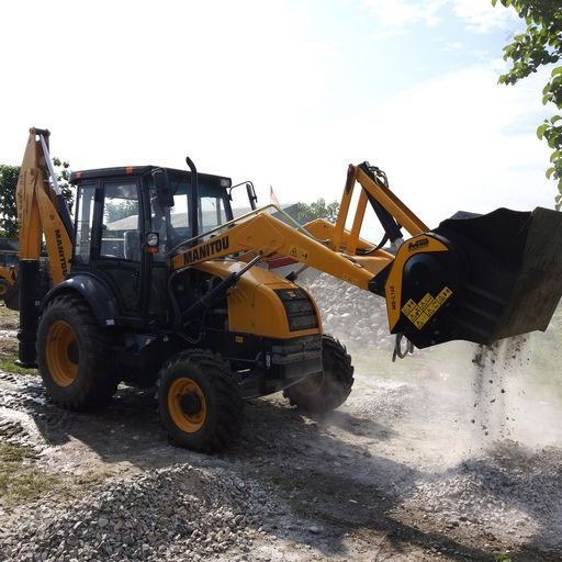 Accessoire de concassage MB-L160 S2 adapté aux mini-chargeuses et tractopelles