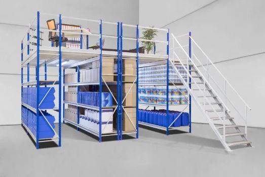 Plateforme/mezzanine sur rayonnage avec charge de stockage de 900 kg/m², pour stocker les produits, outils et matières premières_0