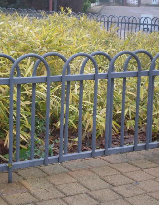 Bordure arceau - Protection de massifs - 1m de longueur - Fixation par scellement - Finition peinture ou galvanisation_0