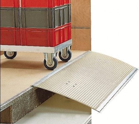 LE PONT EN POLYESTER RENFORCÉ FORCE 4000 KG POIDS 25 KG - MANUTAN COLLECTIVITÉS