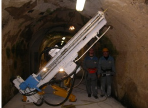 Bras de foration utilisé dans un tunnel_0