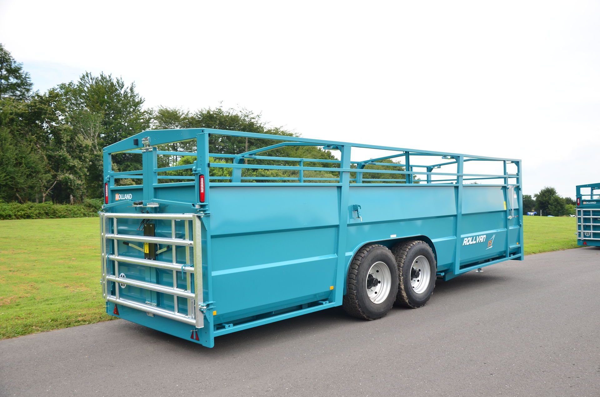 Rollvan 85 - remorque bétaillère - rolland - ptac 16460 kg