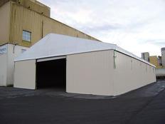 Tente de stockage fermée spacieux / structure fixe en aluminium / couverture multi-éléments en bacacier / ancrage au sol avec platine / 25 x 15 x 3 m_0