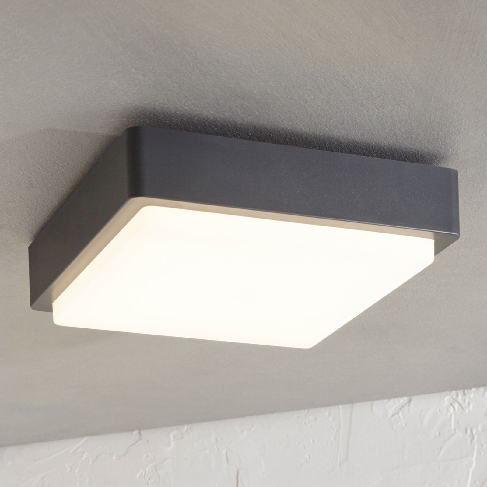 LINDBY PLAFONNIER D\'EXTÉRIEUR LED NERMIN, 22 CM, IP65, ANGULAIRE