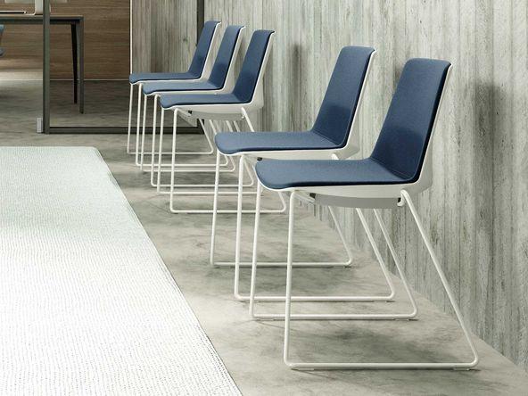 Lot de 2 chaises polyvalentes Origami pied luge blanc et coque polypropylène semi-tapissée_0