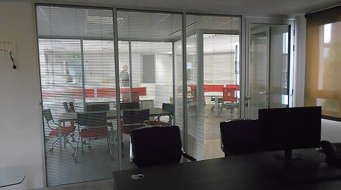 Cloisons de bureaux vitrée sérigraphiées - AMSO - Mur mobile avec isolation acoustique performante_0