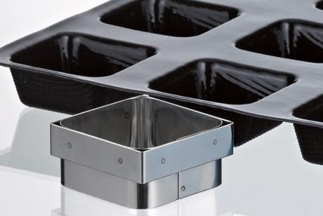 MATFER - DÉCOUPOIR POUR MOULE FLEXIPAN FOND SAVARIN CARRÉ 70 X 70 MM - 153052