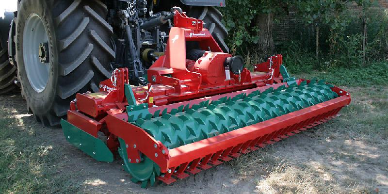 Herse rotative Kverneland NG-S 301 - robuste et performante pour tracteurs jusqu'à 250 CV_0