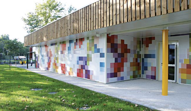 Crèche multi-accueil sur mesure - capacité de 60 enfants - 850 m² - bardage bois clair en pin des Landes_0