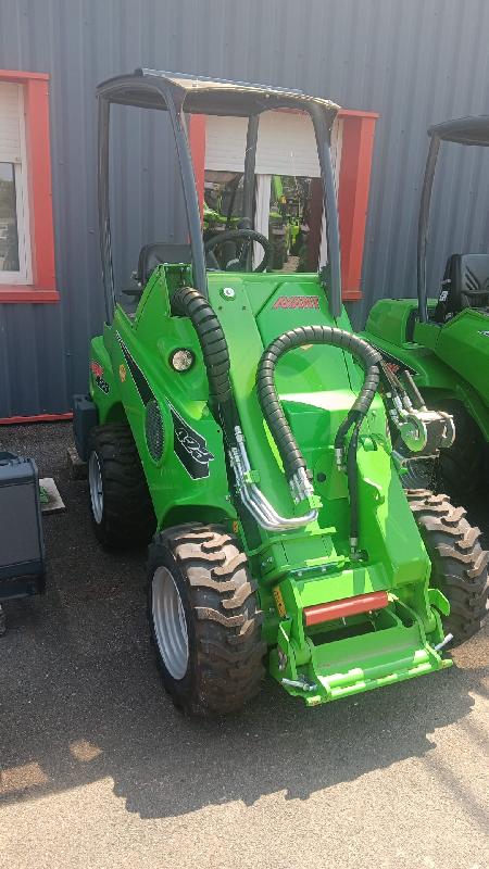 Valet de ferme compact avant 423_0