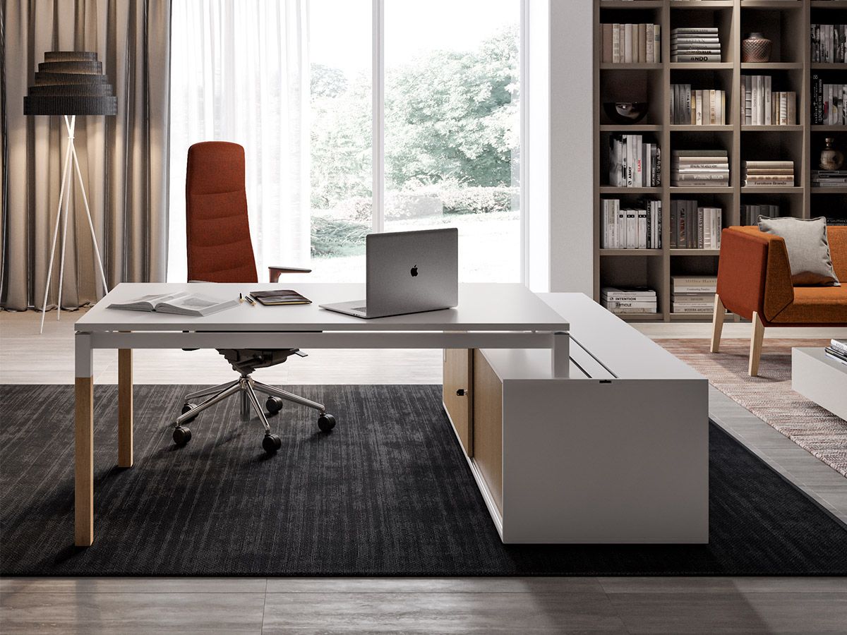 Bureau de direction MASTER Wood sur crédence - Plateau spacieux avec crédence équipée et finitions bois clair_0