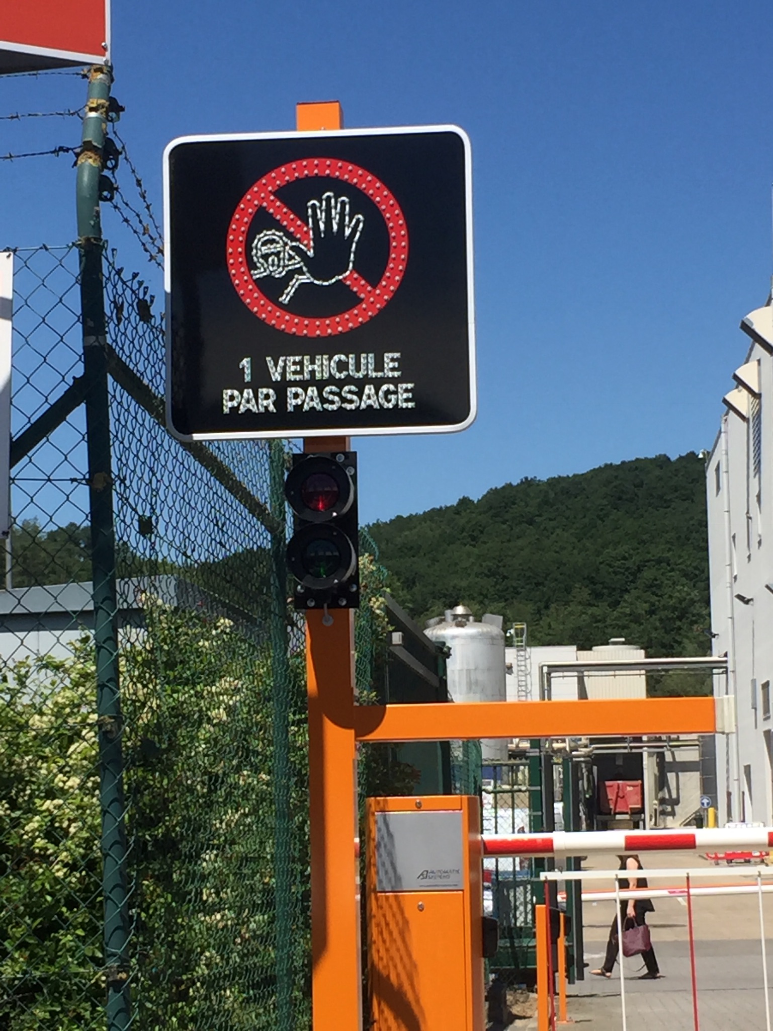 Signalisation lumineuse sur mesure - panneaux, modules LED et personnalisation complète_0