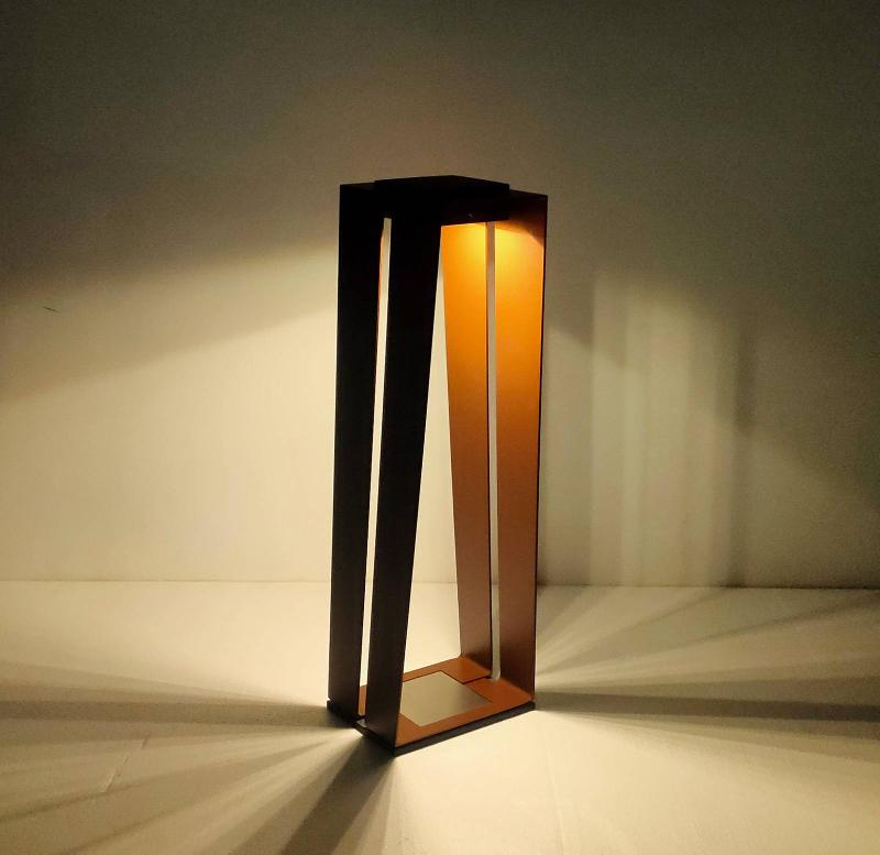 LES JARDINS LANTERNE SOLAIRE LED SKAAL AVEC CAPTEUR, CORTEN, 70 CM