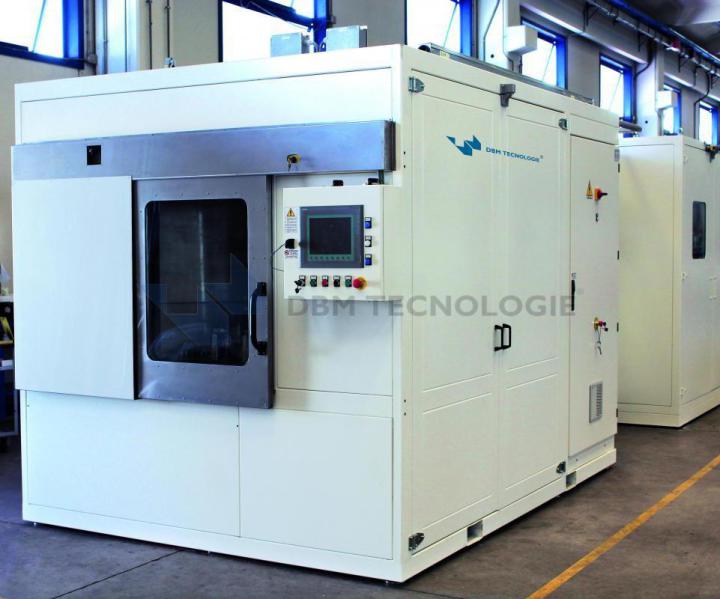 Systèmes d'ébavurage/fluxage haute pression - Pièces fixes sur plateau rotatif - Modèles Titan_0