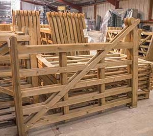 Barrière équestre en bois type haras - 3,60ml - Longueurs et configurations disponibles_0