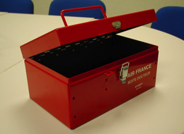 Boîte pharmacie en aluminium anodisé - dimensions 245 x 185 x 140 mm - norme ISO 9001_0
