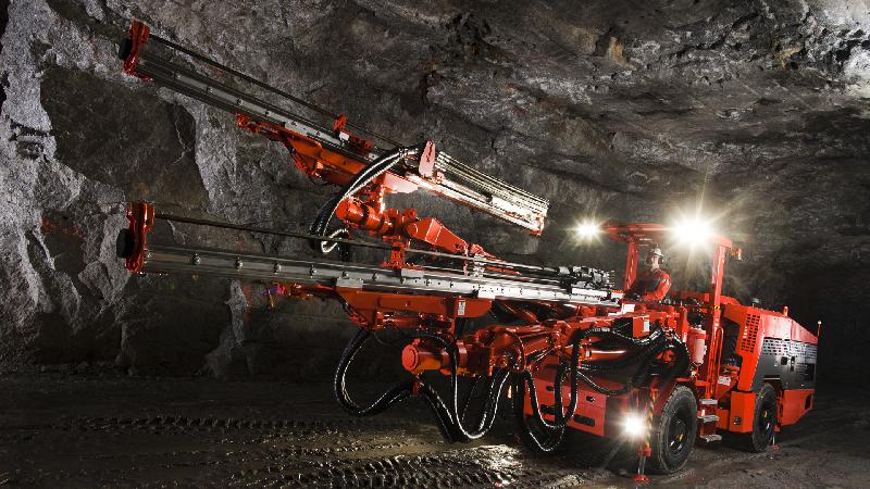 Foreuses de développement minier Sandvik DD321 - Compacte à deux bras, polyvalente et fiable_0
