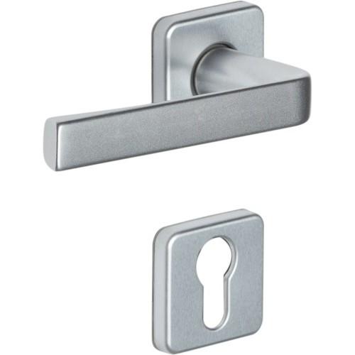 POIGNÉES SUR ROSACES CARRÉES BEC-DE-CANE - ALUMINIUM ARGENT - KAZA VACHETTE