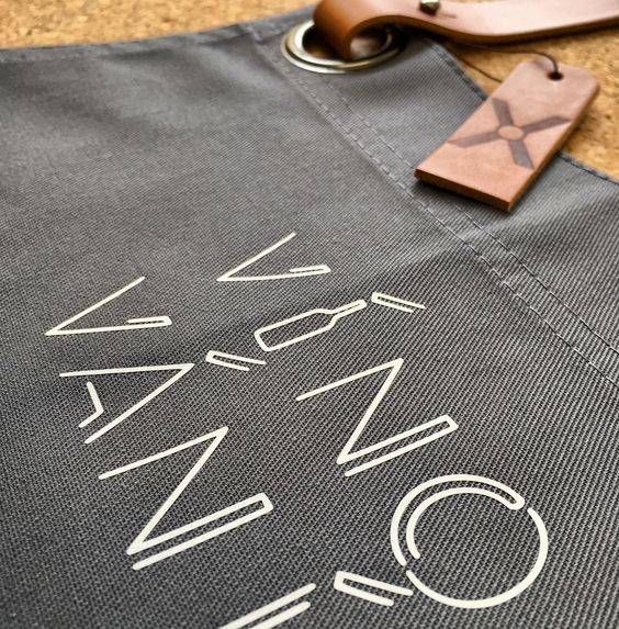 Impression sérigraphie - Broderie Concept - personnalisation sur tablier sommelier à Langon, Gironde_0