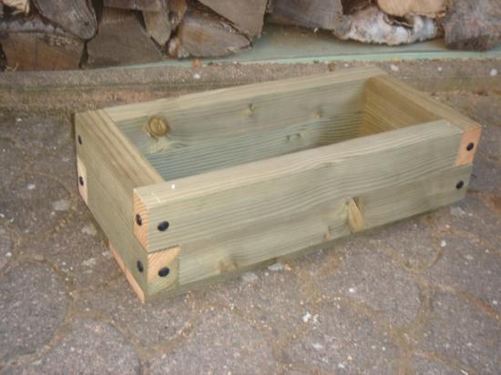 Jardinière en bois 14 litres - Bois Auvergnat - Assemblage manuel vis inox_0
