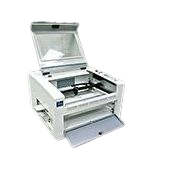 Machine laser de gravure et de découpe polyvalente et compacte convient aux échantillons et petites commandes - V3000_0