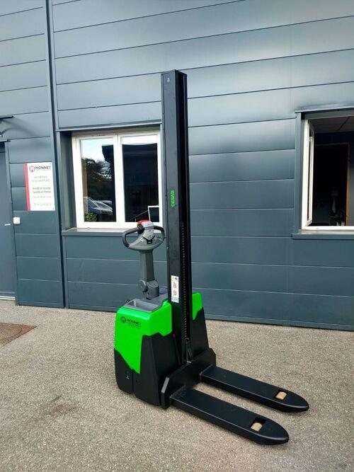 Gerbeur électrique CESAB S110 E002098 - disponible en occasion et en location de courte à longue durée_0