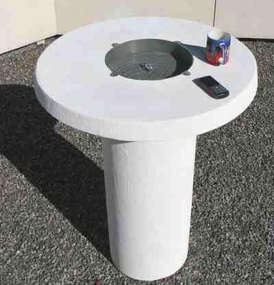 Table pause café en béton armé - Dimensions Ø80x6.5 ép, Cendrier intégré, 170kg_0