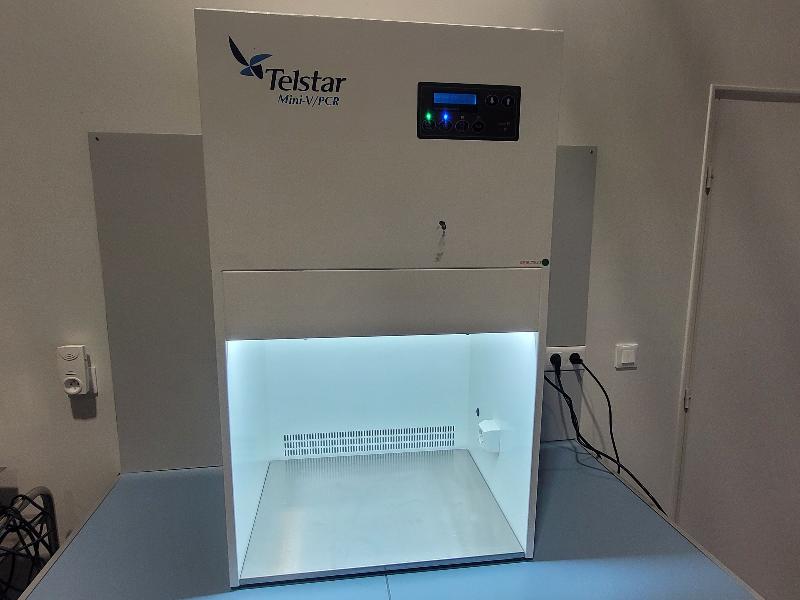 Hotte à flux laminaire vertical MINI V/PCR TELSTAR_0