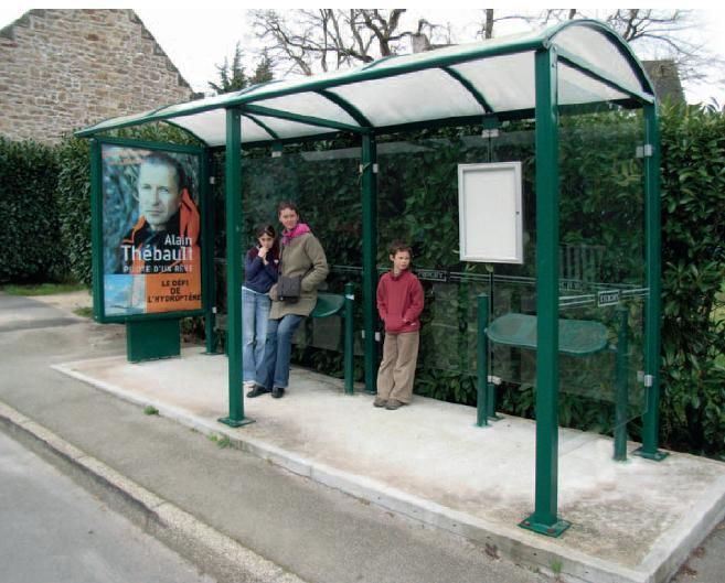 Abri bus en métal - modèle PORT CROS - Lg. 5000 mm avec caisson lumineux et bardage latéral_0
